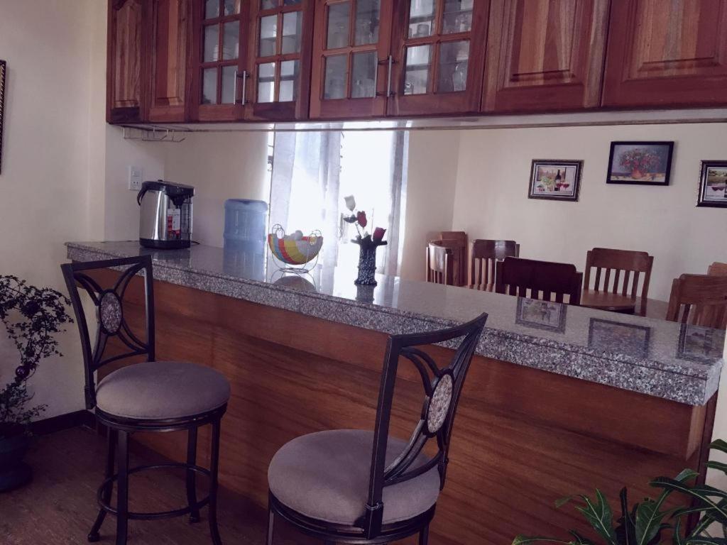 Hillside Villa Basco Bagian luar foto